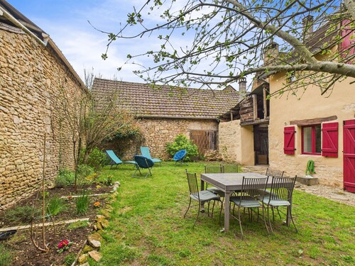 Charming stone house for 6 – Valojoulx
