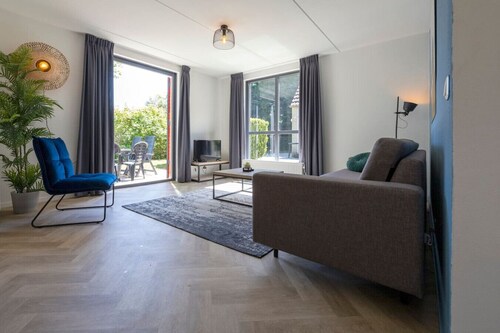 Prachtige vakantiewoning op park aan zwemwater