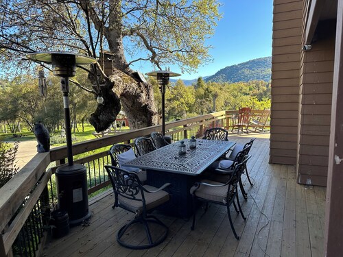 Spacious 5-bdrm house in charming Yokuts Valley with AC, WiFi near Kings Canyon