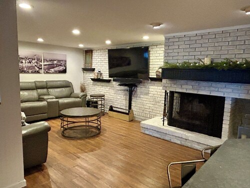 NEW listing!! FARMHOUSE ON FIRST-Spacious 5-bedroom house, close to CASV