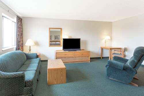 Budget Inn and Suites