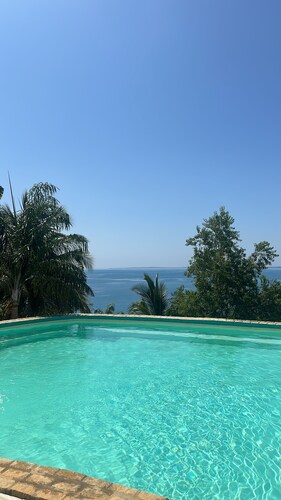 Manja Kely Lodge