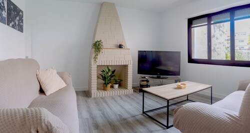 Apartamento familiar cerca de la playa con plaza de aparcamiento.