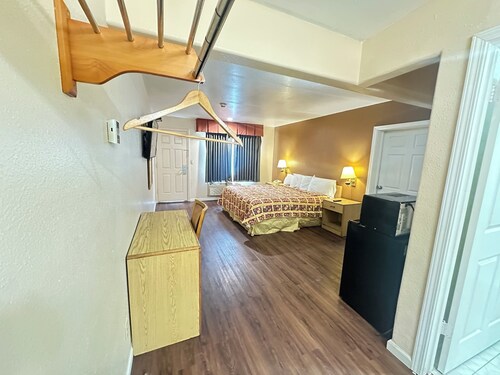 ROYAL INN
