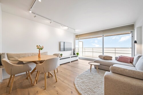 Luxury Sea View Apartment