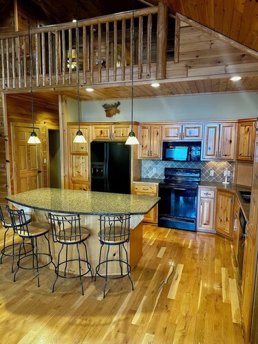 Lake LCO in Hayward, level southwest facing lake lot, 4 bedroom cabin