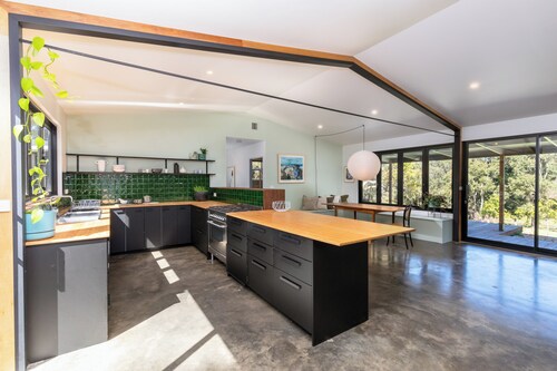 Tiny Lemon Farm, just 5 minutes from Bermagui!