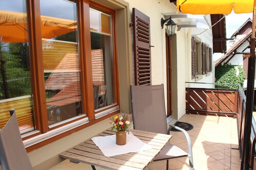 Ferienwohnung 'Große In Altem Hofgut' mit Balkon und Wi-Fi