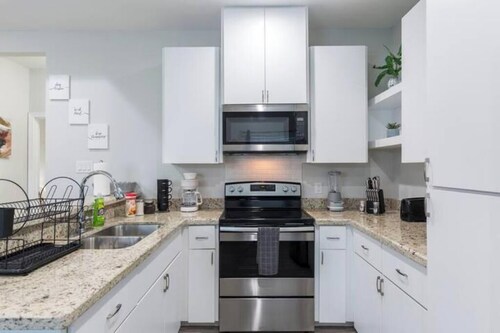 Apt.#2 Nice & Cozy 2bed 2bath