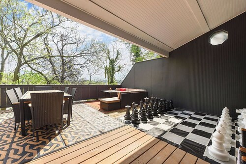 REGAL BRICKS - Giant Outdoor Chess/Fire Pit/Game Room/Private Deck/Fire Pit