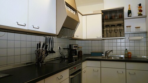 Gemütliches helles Apartment mit voll ausgestatteter Küche und Stellplatz