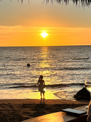 Streaming with Sunlight 2+2 Hawaiian Villa