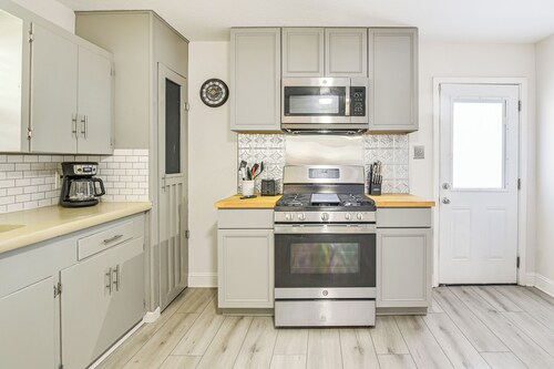 Steps to Seawall: Fenced Family Home in Galveston!