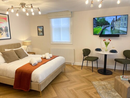 Very best location - Large Luxury Studio by river