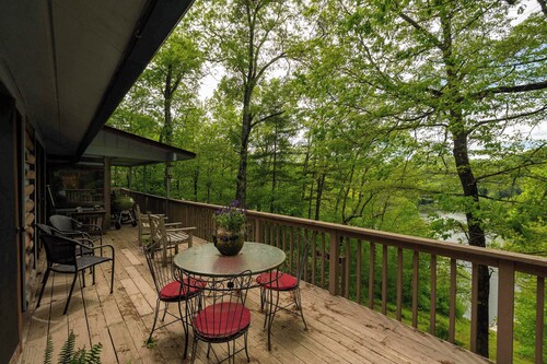 Lakefront Laughing Pines