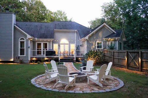 Luxury Family Retreat w/ Theater, Game Room, Playroom, Fire Pit  & Fenced Yard