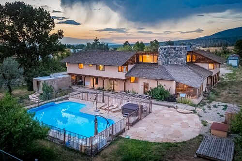 Incredible luxury estate with private pool, hot tub, grills, stone fireplaces