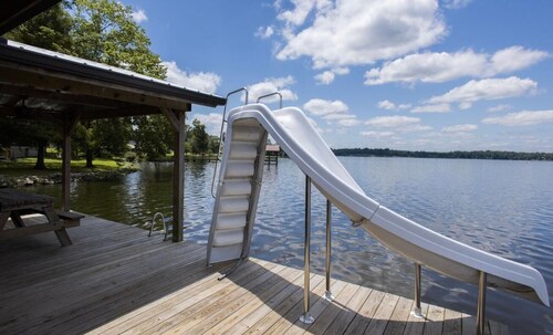 Charming 2-bedroom Lakehouse on Lake Murvaul with WiFi, AC