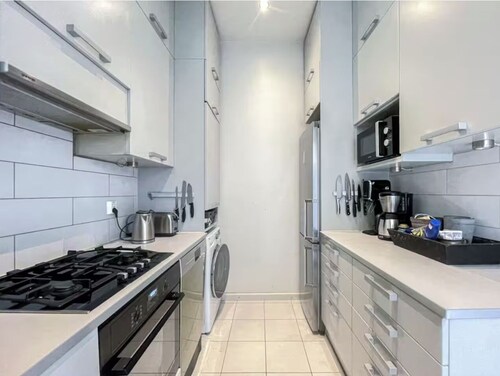 5 Room Apartment by the Esplanade Park