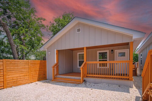 Your Amazing 3br/2ba Downtown Delight!