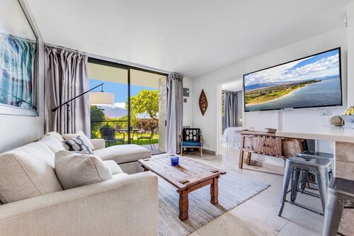 Beautiful Oceanfront Condo with Ocean Views, Steps to Beach Pool & More!