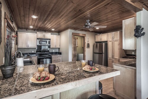 Double Elk Lodge