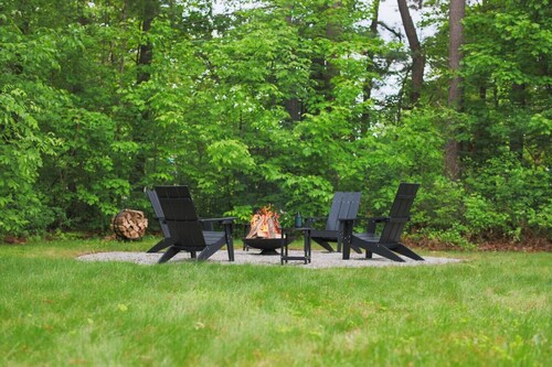 The Green Mountain Escape | Near Trails & Lake