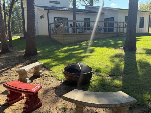 Hookem Sooner at Lake Texoma – Ping Pong, Pool, FirePit, Park, Lake, Pickleball