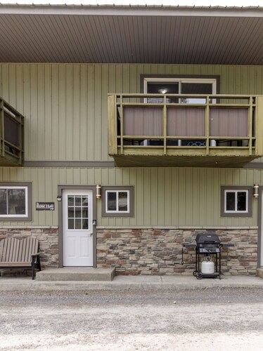 Westlake Cottages The Rosehall PEC Waterfront Stay