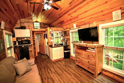 Americana Cabin
