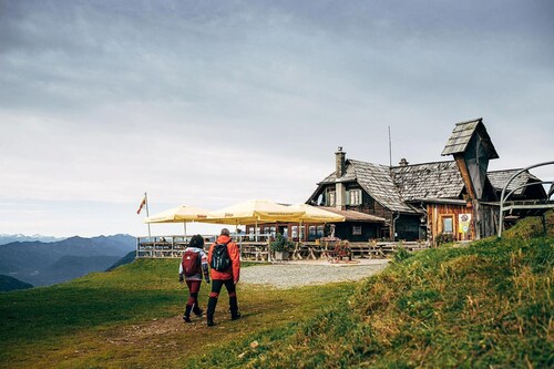 Apartment With Mountain View