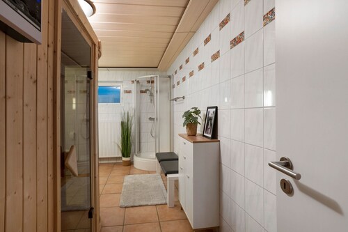 Gemütliche Ferienwohnung mit Sauna, Gemeinschaftsgarten und WLAN
