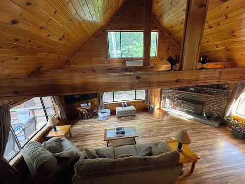 Bass lake charming cabin with AC, WiFi
