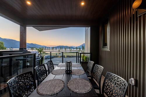 BRAND NEW 3-bedroom/2 bath waterfront condo in lovely Harrison Hot Springs