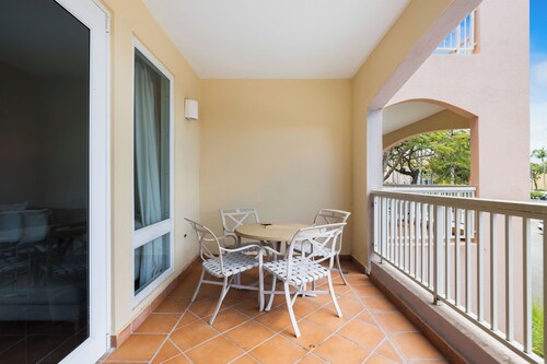 Golf Course Access Balcony Infinity Pool