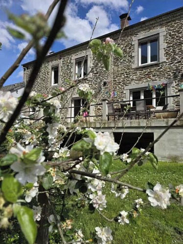 3-bedroom house at the border of the river in charming Laifour