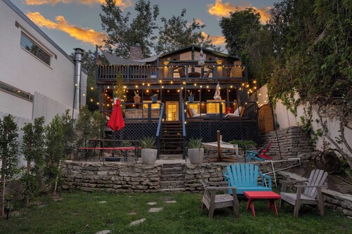 Chic LA Hideaway w/ Soaking Tub, Firepit Lounge & Tranquil Backyard