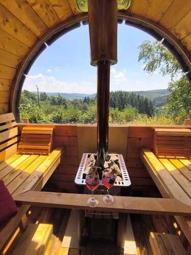 Natur & Wellness ''auf der Hardt'' *Jaccuzzi *Sauna *alleinlage im Wald