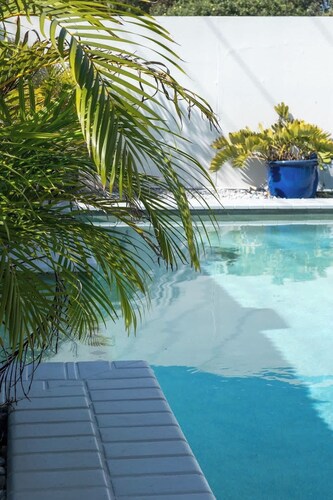 Beachfront Luxury Villa & Pool