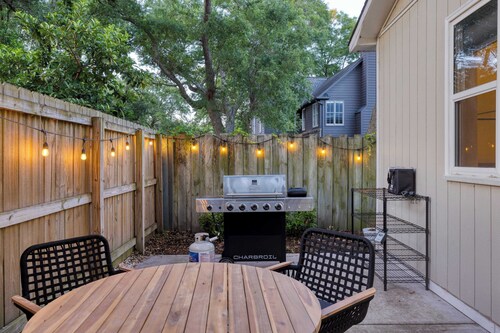Arsenal Buyout by Avantstay 2 Homes Near Sullivans Island w/ Outdoor Dining