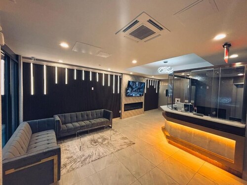 LIV Hotel Bronx