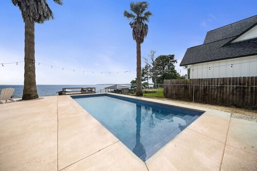 Lakefront Retreat with Pool, Dock & Game Room