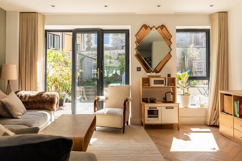 Stylish Family Home With Garden