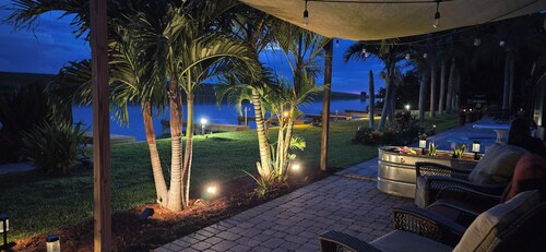 Waterfront Cabin with boat dock on Okeechobee Rim Canal