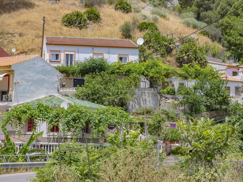Cubo's Casa Rural El descanso del Caminito del Rey / terrace / rural setting / free Wi-Fi