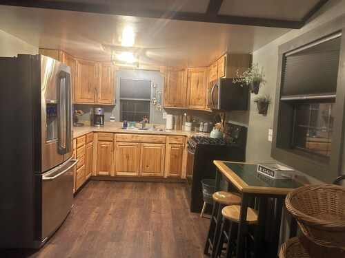 Feisty Ranch Farm Retreat - Private and charming 2-bedroom on 15 acres