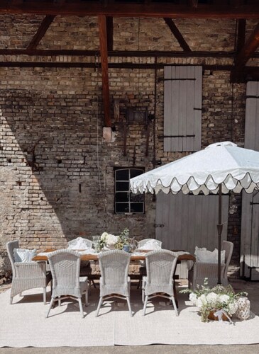 Französisches Landhaus am Rhein, mit großem Hof und Parkplätzen, Tierfreundlich