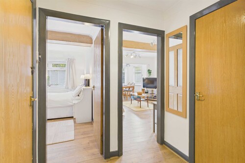 Host Stay Look Flat