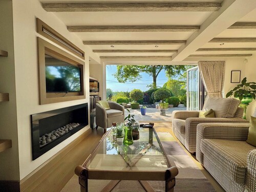 Countryside Cottage with Stunning Views