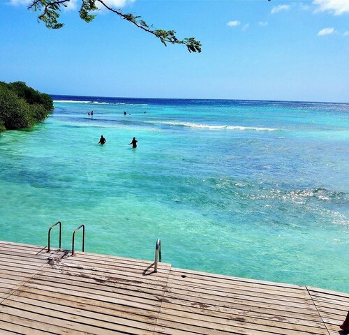 3-bedroom condo close to Eagle and Palm Beach + pool and free wi-fi